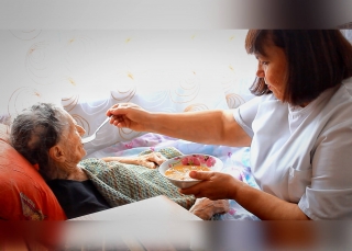 <div>Питание в доме престарелых</div>